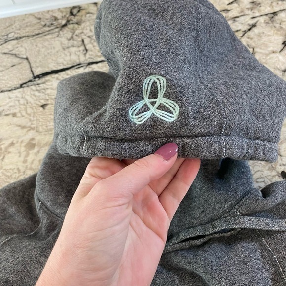 Aritzia TNA grey Women’s Hoodie Sweatshirt size XS - Picture 6 of 7